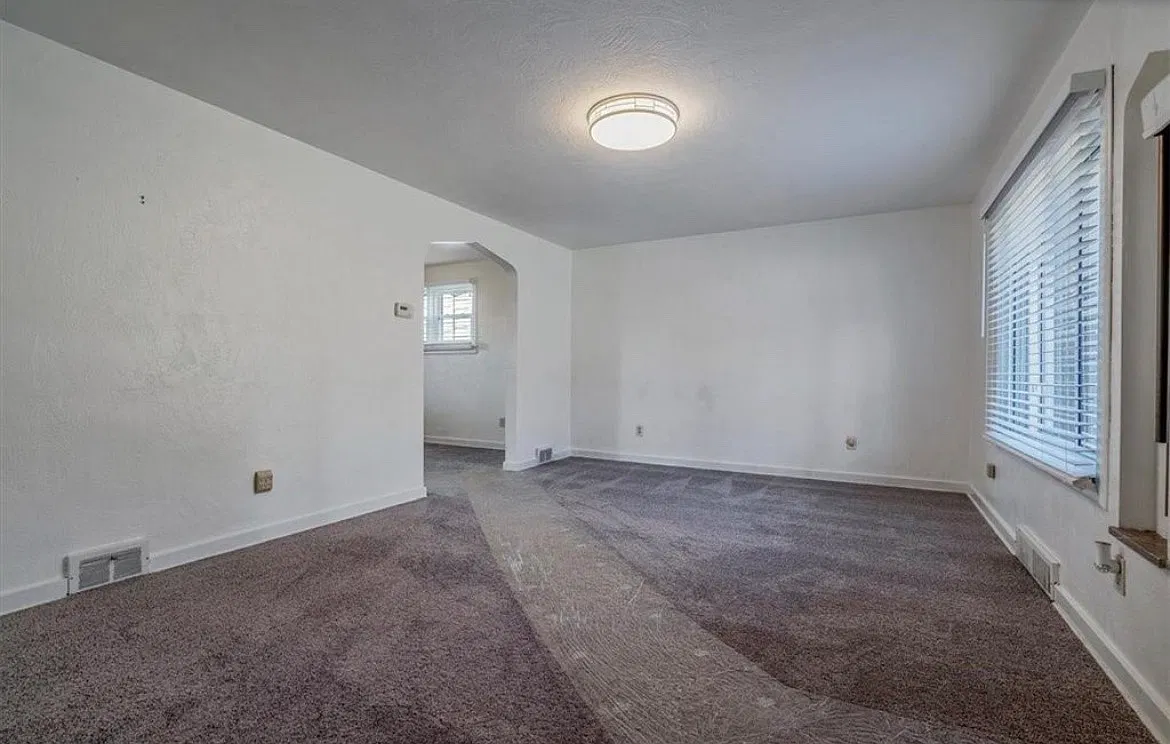 3 bed, 1.5 bath, 1320 sqft, $1,580 — Photo 3