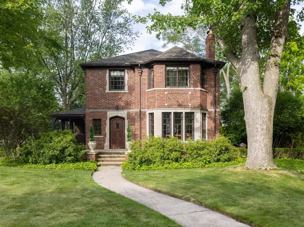 905 Pemberton Rd, Grosse Pointe Park, MI 48230