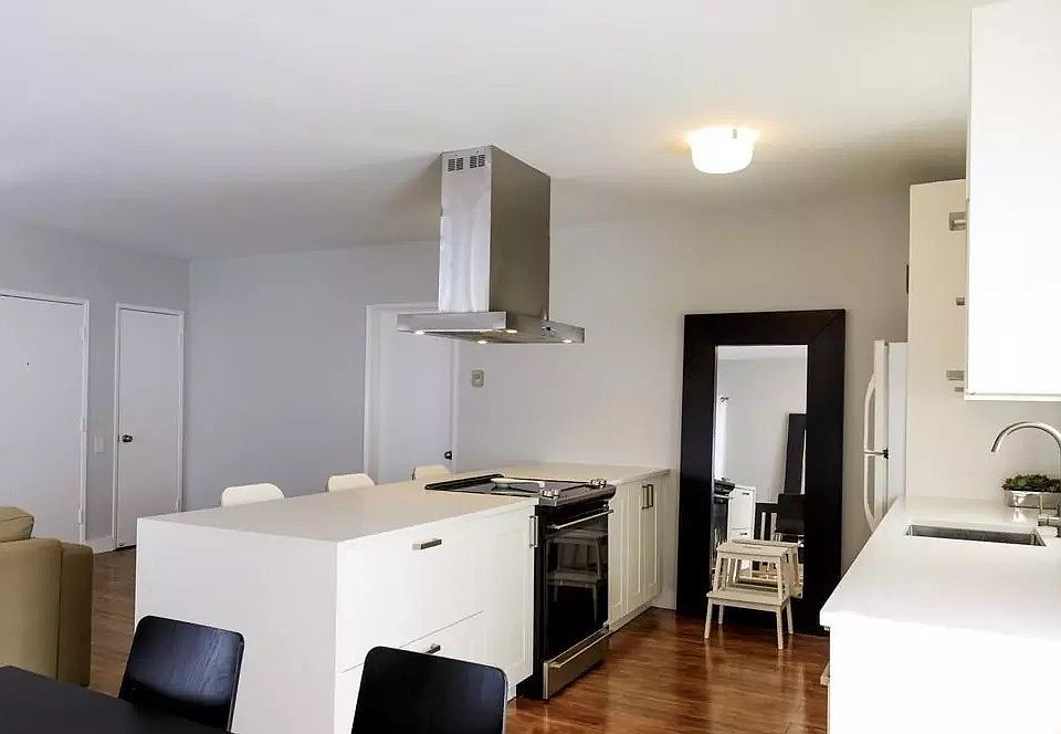 1st image of 918 16th St APT 6