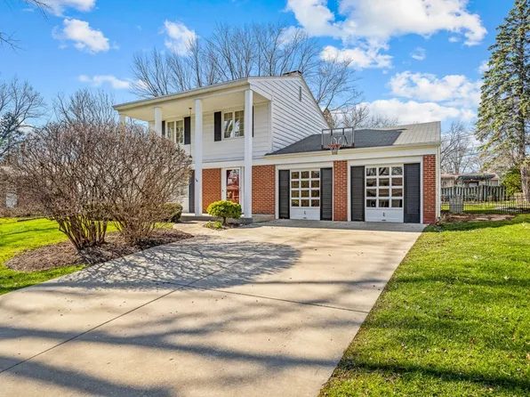 1718 Larkspur Dr, Rockford, IL 61107
