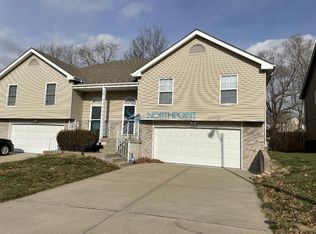 3526 NW 70th St, Kansas City, MO 64151