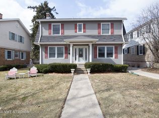 558 S Poplar Ave, Elmhurst, IL 60126