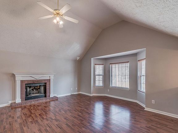 2nd image of 1106 Poplar Hollow Dr