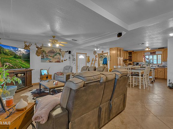5th image of 800 Alison Dr