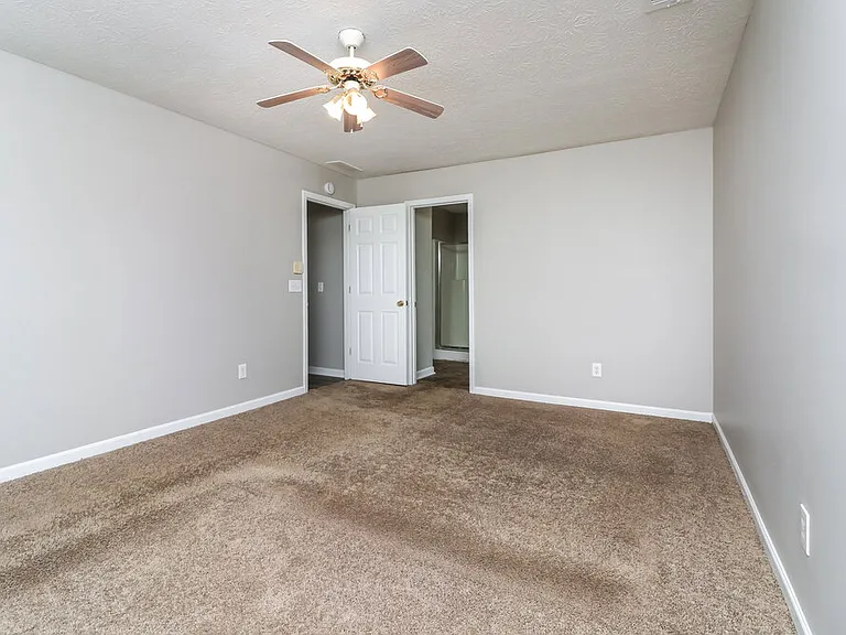 1240 Chris Lake Dr — Photo 13