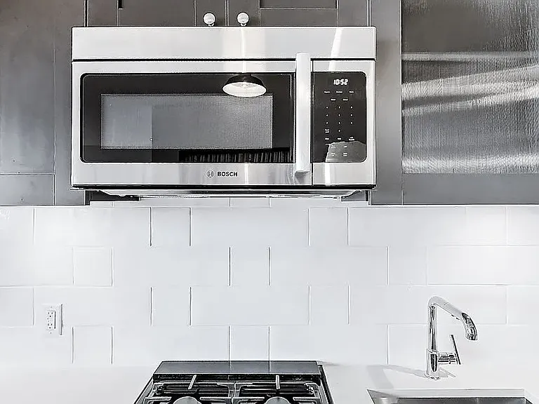 180 Franklin Ave #201 — Photo 4