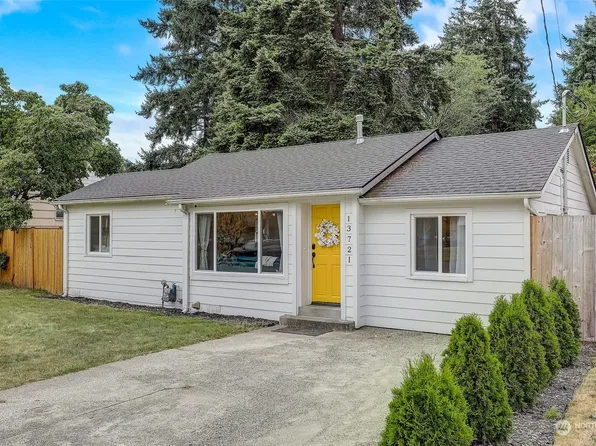 13721 Ashworth Avenue N, Seattle, WA 98133