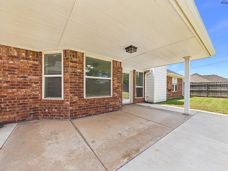 5516 Chinaberry Dr — Photo 40