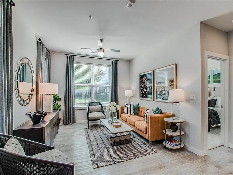The Gregory Apartments — Photo 10