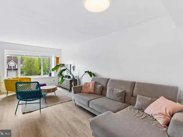 2131 Birch Dr, Lafayette Hill, PA 19444