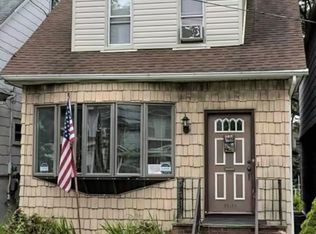 8758 94th St, Woodhaven, NY 11421