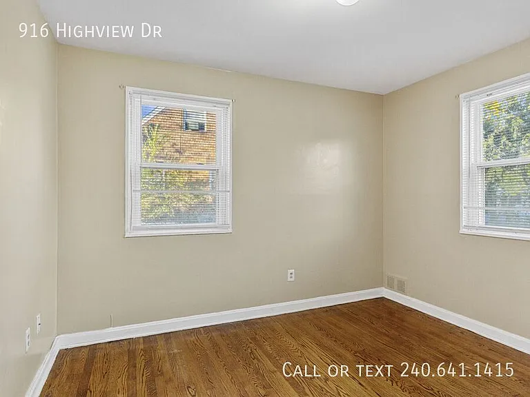 916 Highview Dr — Photo 7
