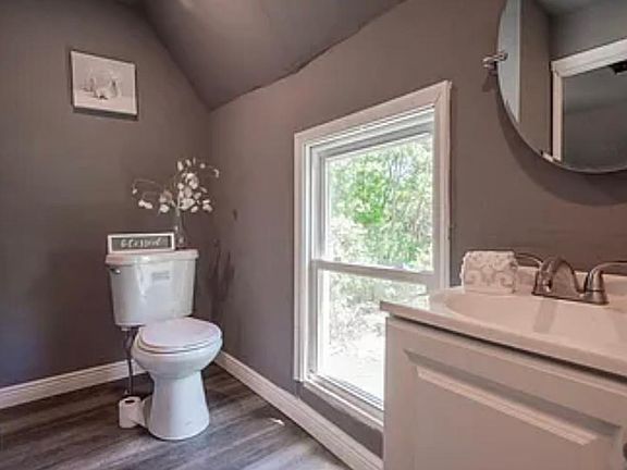 2nd image of 103 West St #2