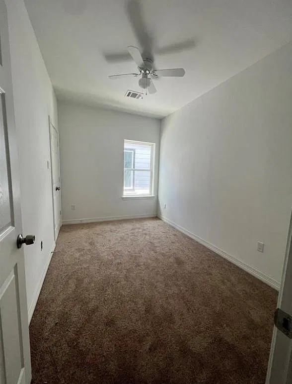 3 bed, 2.5 bath, 1329 sqft, $1,750 — Photo 4