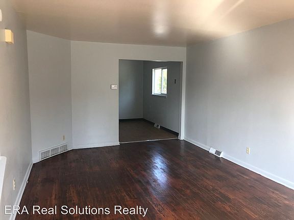 2nd image of 2089 Grasmere Ave