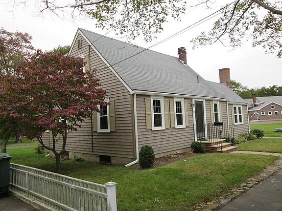 5th image of 12 Woodbury Dr