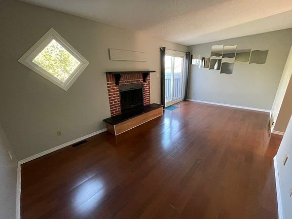 4th image of 5448 38a Ave NW