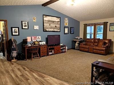 5th image of 104 W Wendy Lane