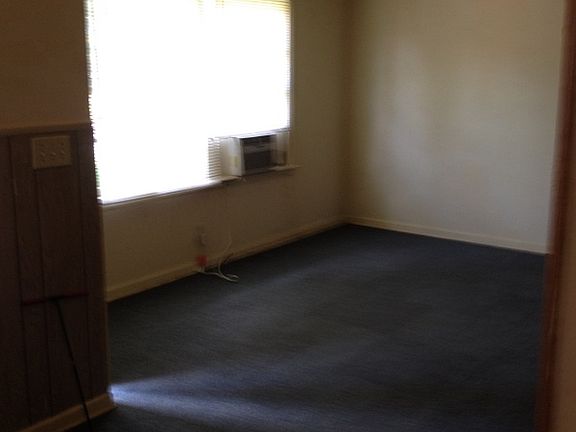 4th image of 3454 Charleston Cir