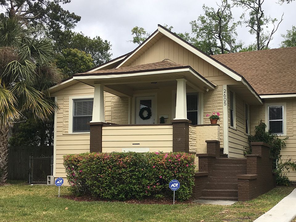 1st image of 2605 College St