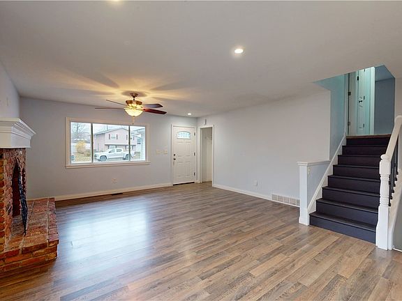 2nd image of 331 Trailwood Dr