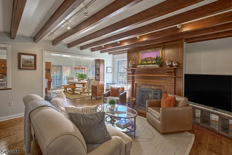 4 bed, 4.5 bath, $8,500 — Photo 4
