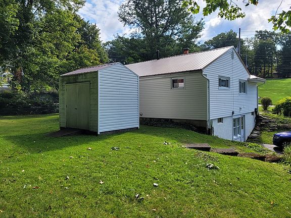 4th image of 452 E Bissell Ave