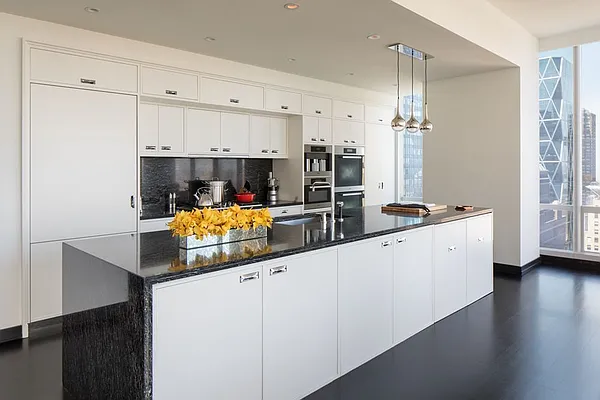 Sold by Extell Marketing Group LLC | media 10