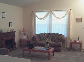 3rd image of 612 NW 33rd Ave