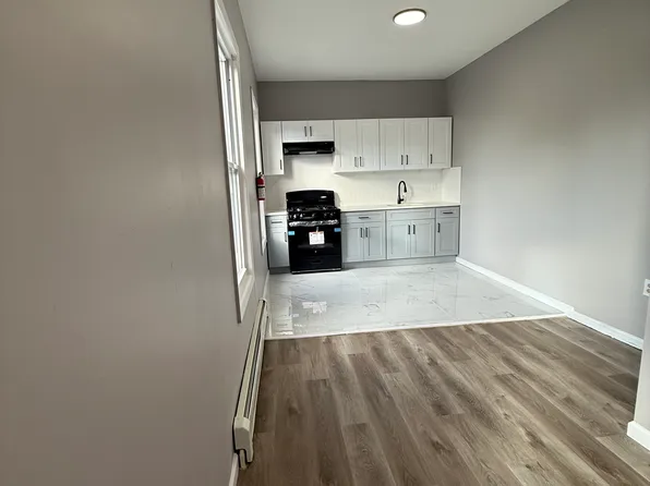 582 Broadway #2R, Newark, NJ 07104
