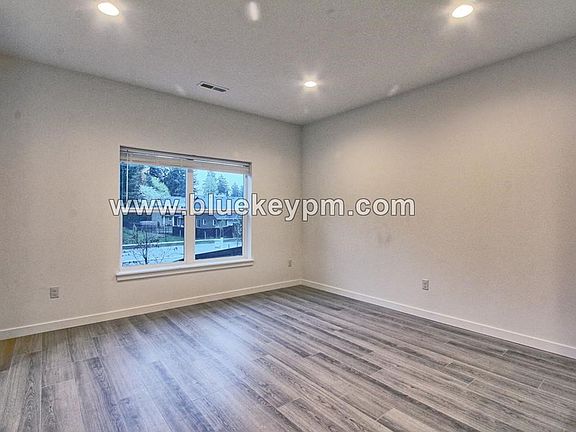 3rd image of 18210 NE 47th Ave