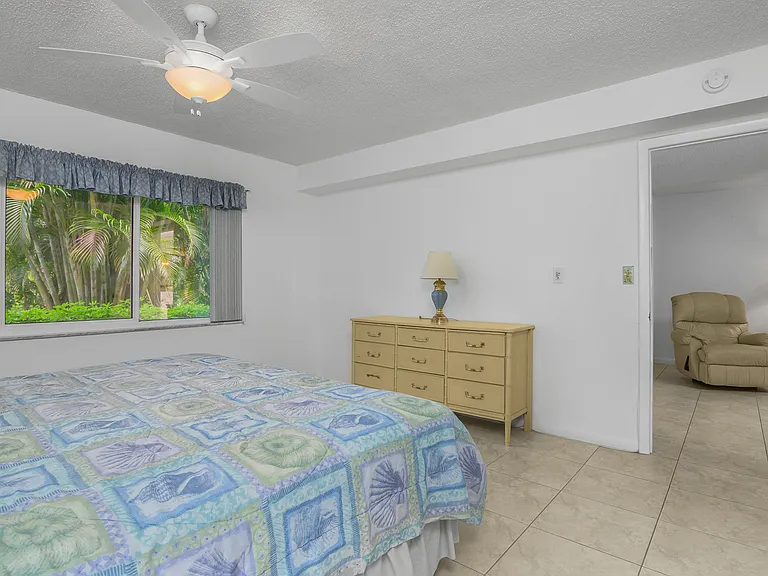 190 Palm Dr #5-1 — Photo 20