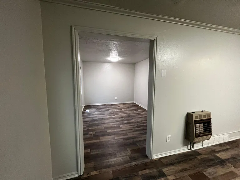 423 N Main St — Photo 9