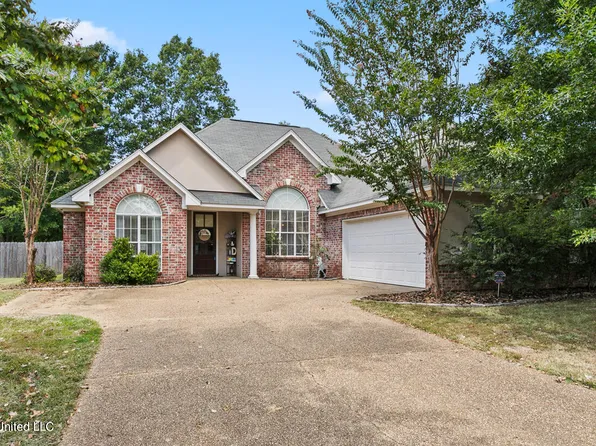 115 Creekside Dr, Canton, MS 39046