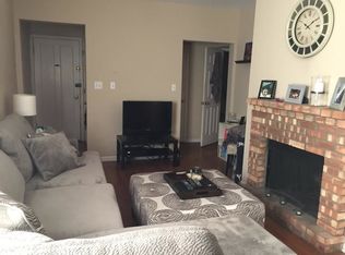 685 1/2 W Wrightwood Ave APT 2W, Chicago, IL 60614