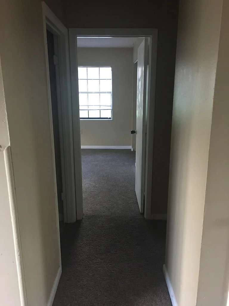 Building Photo - 1305 Fairway Dr