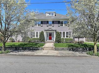 17 Lowden St, Pawtucket, RI 02860