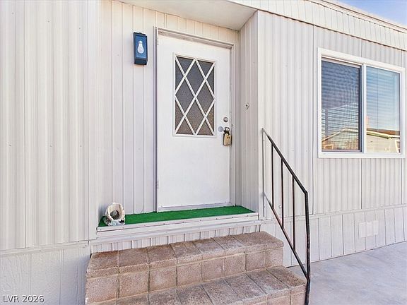 4th image of 31 Vegas Valley Dr