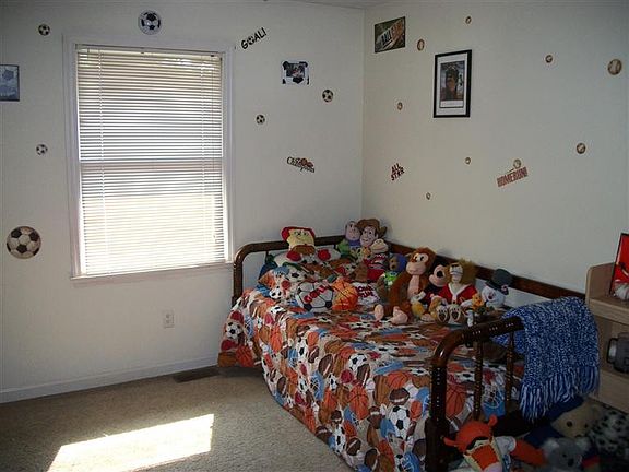5th image of 229 Anthony Dr #231