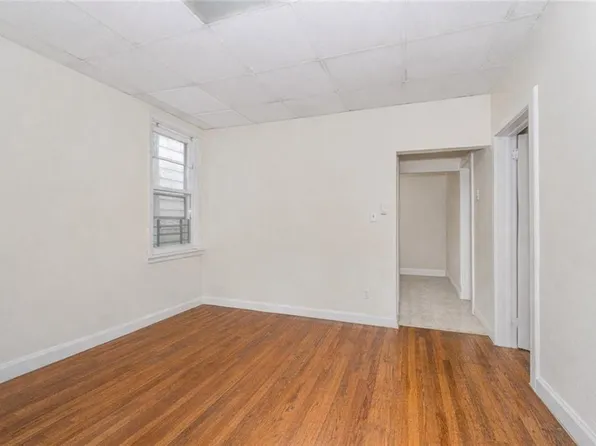 380 Saint Marks Pl Floor 1, Staten Island, NY 10301