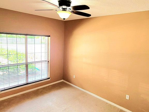 4th image of 2811 E Johnson Ave #C