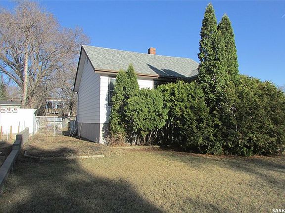 2nd image of 43 Cecil Cres