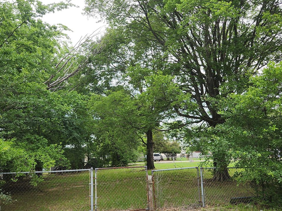 2nd image of 106 Summit Ridge Dr
