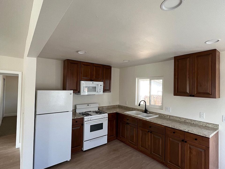 1st image of 1130 Persimmon Ave APT B