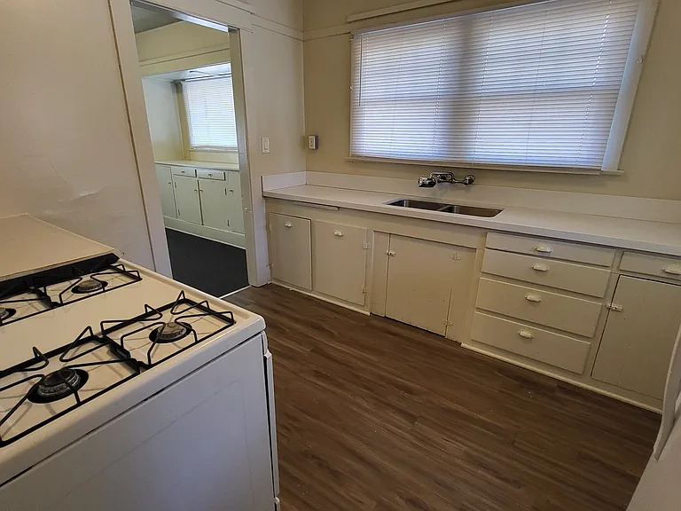 230 W Palm Ave — Photo 7