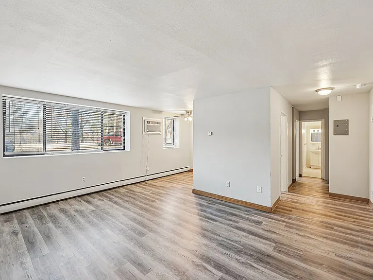 214 Place Apartments — Photo 6