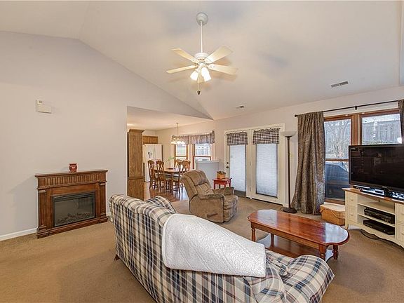 4th image of 6870 Oak Lake Dr