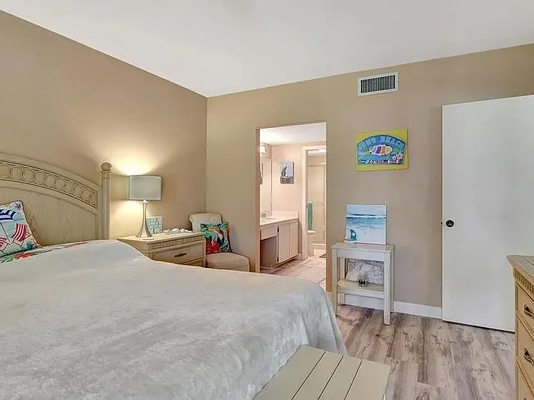 1810 Kings Lake Blvd #103 — Photo 13