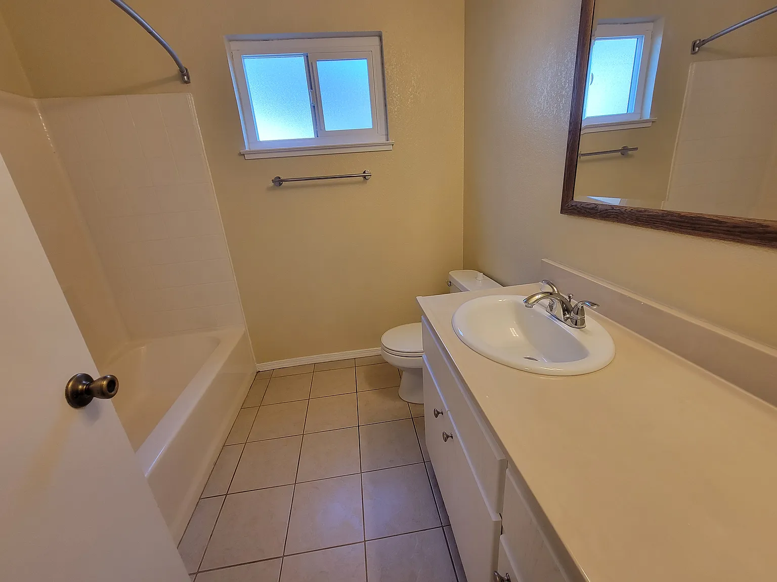 3 bed, 1290 sqft, $2,500 — Photo 4