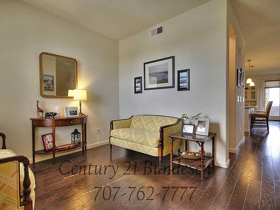 3rd image of 339 Jacquelyn Ln